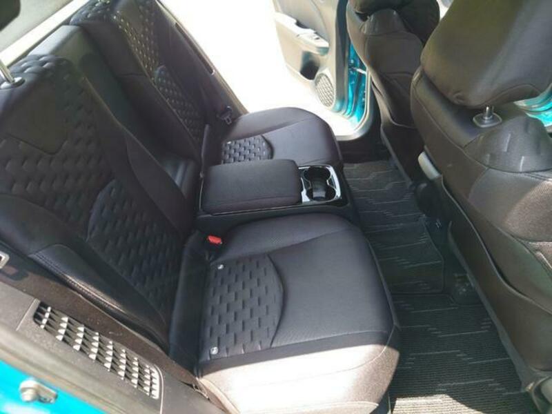 PRIUS PHV
