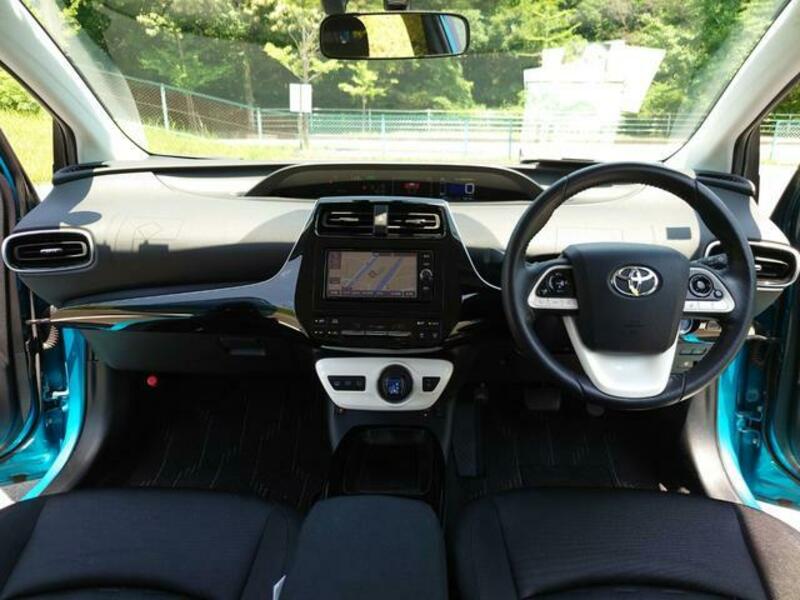 PRIUS PHV