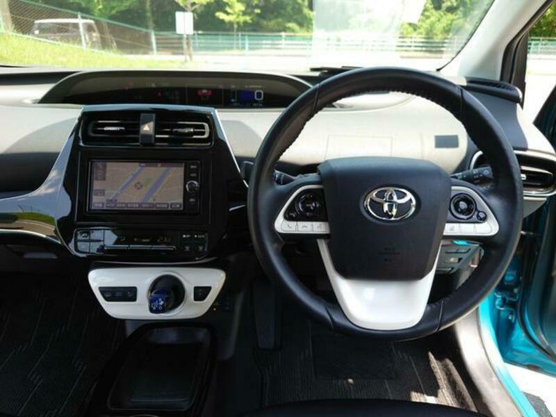 PRIUS PHV