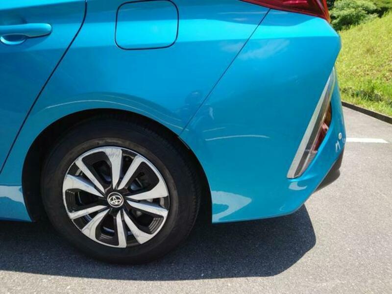 PRIUS PHV