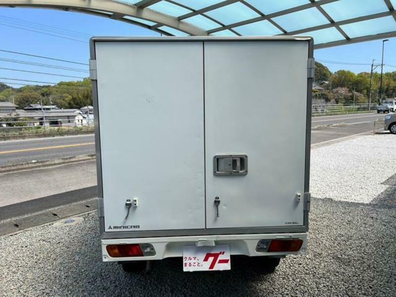 MINICAB TRUCK