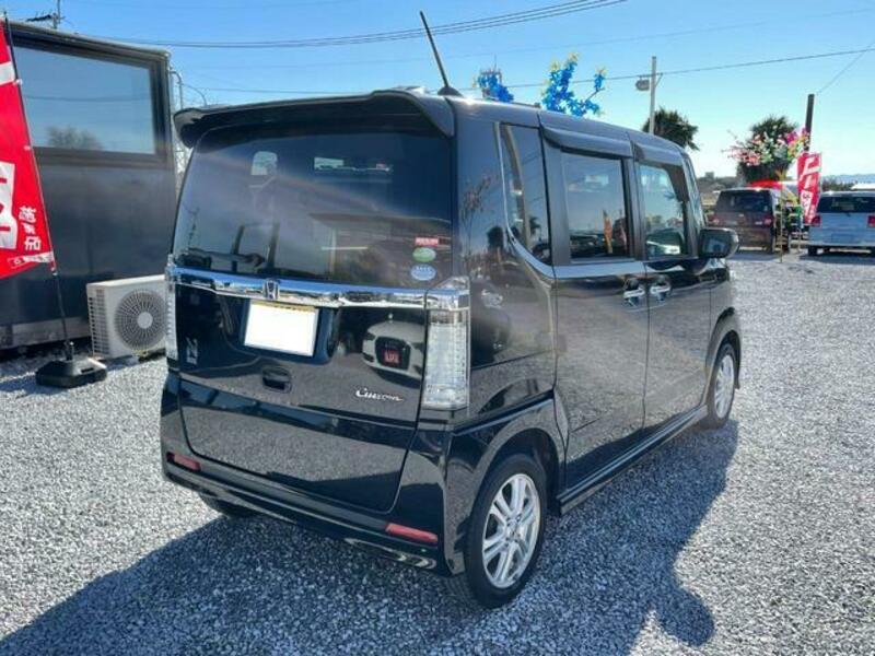 N BOX CUSTOM
