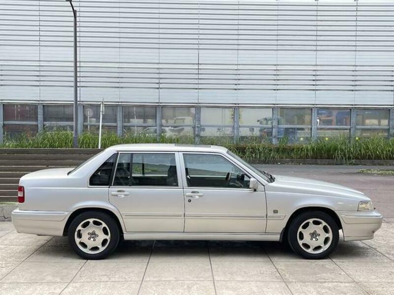S90