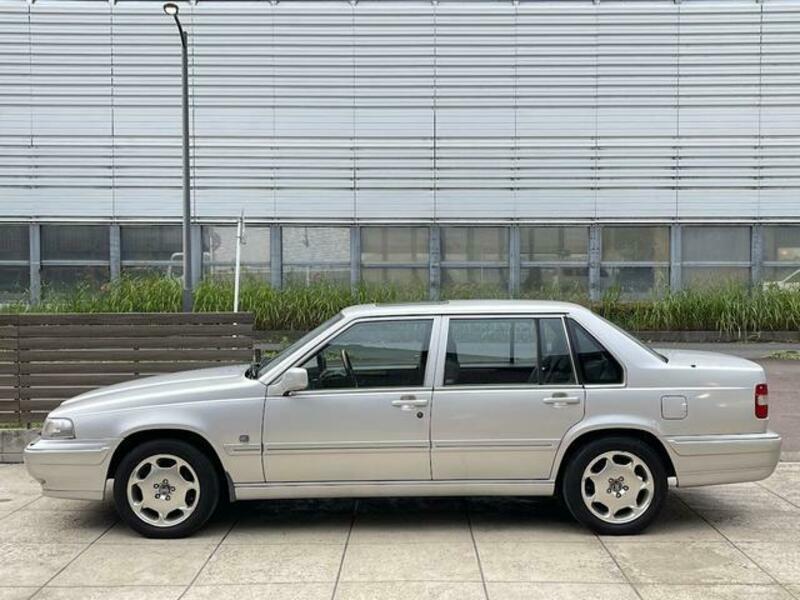 S90