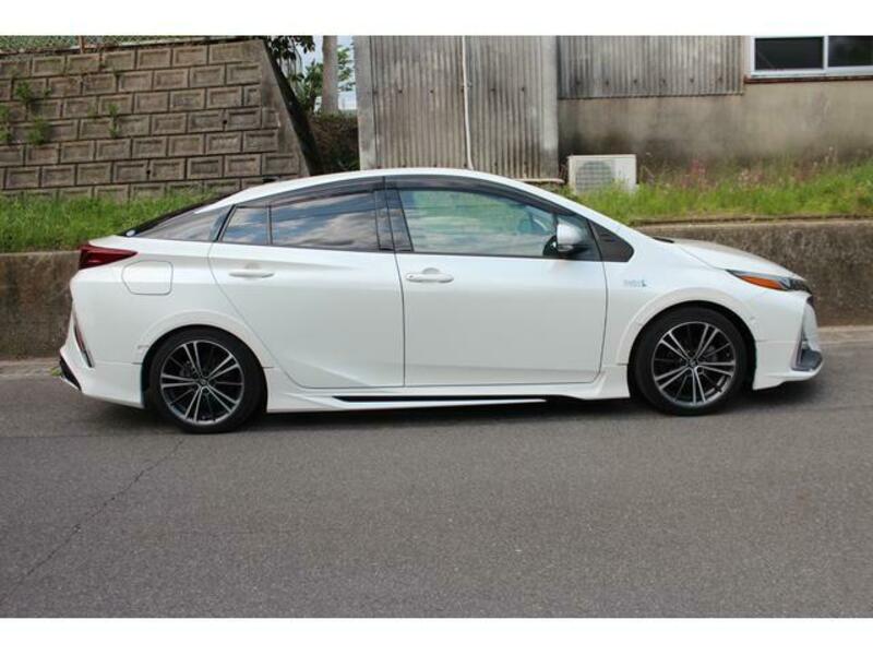 PRIUS PHV