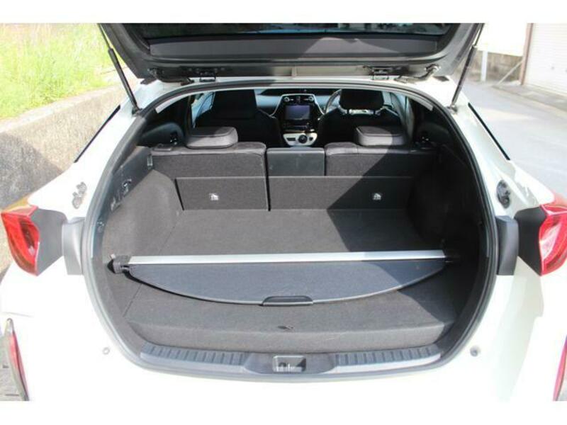 PRIUS PHV