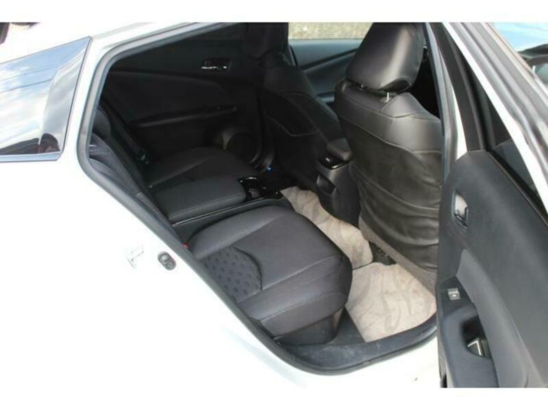 PRIUS PHV