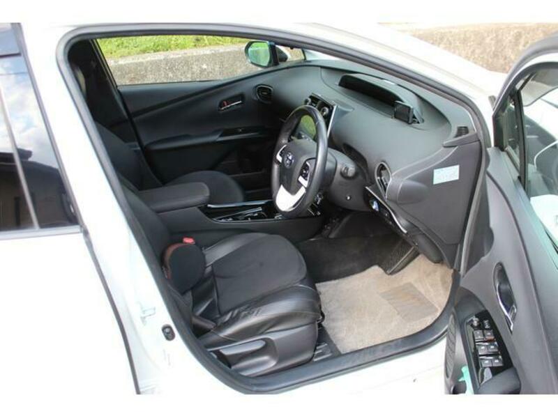PRIUS PHV
