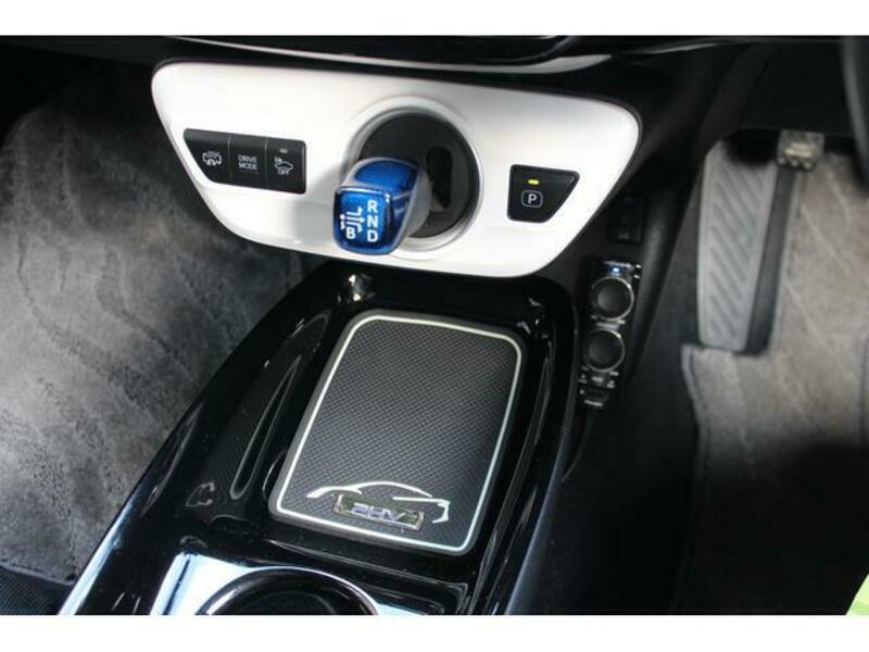 PRIUS PHV
