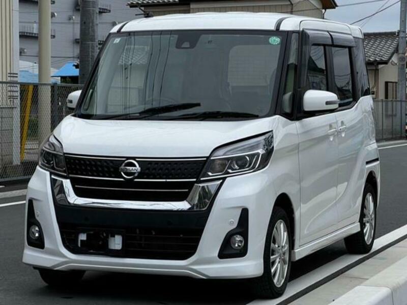 NISSAN DAYZ ROOX