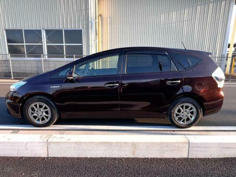 PRIUS ALPHA
