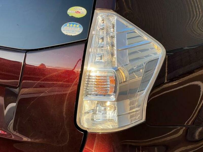 PRIUS ALPHA