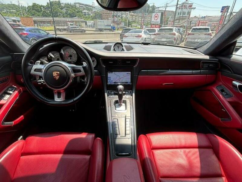 911