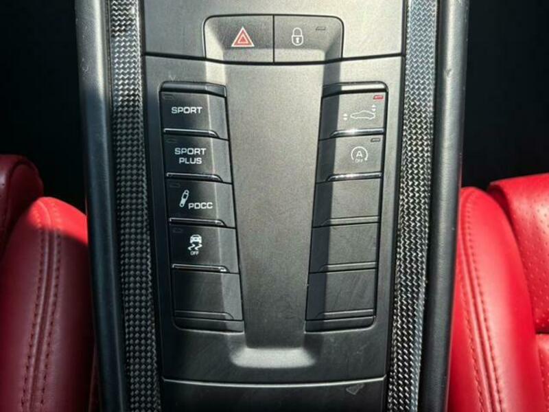 911