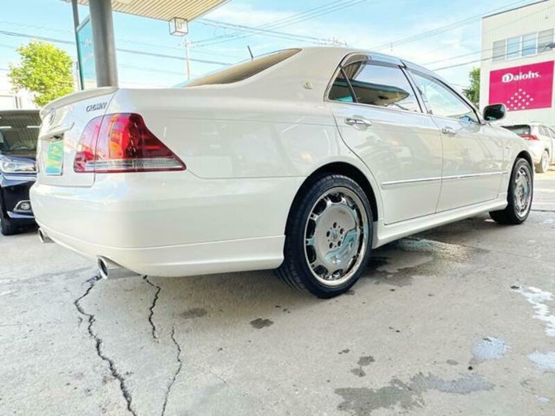 CROWN