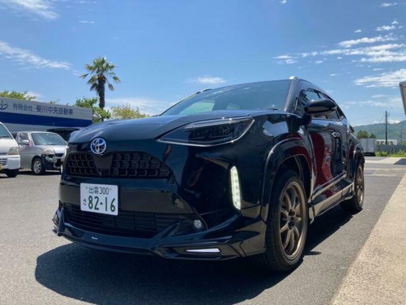YARIS CROSS