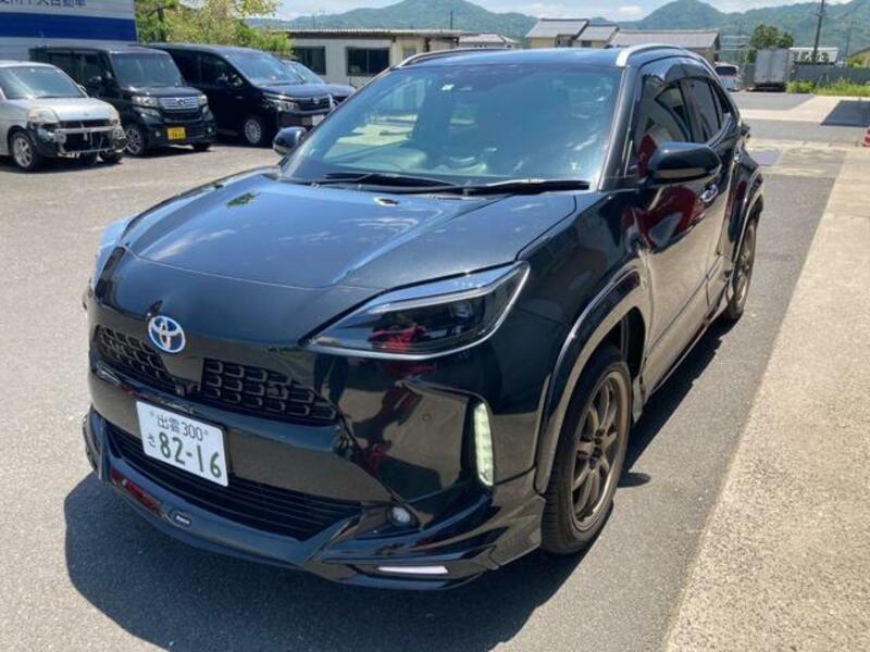 YARIS CROSS