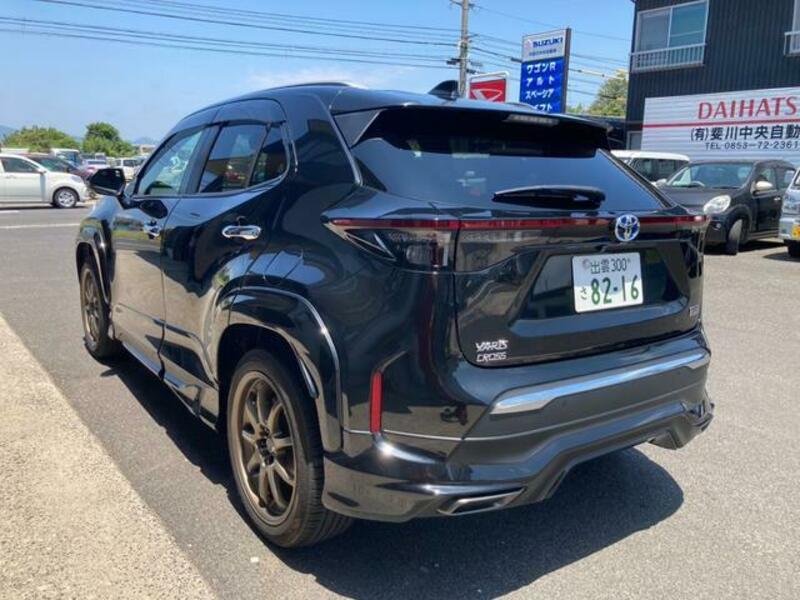 YARIS CROSS