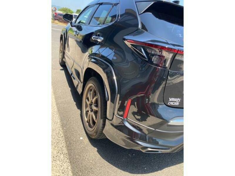 YARIS CROSS