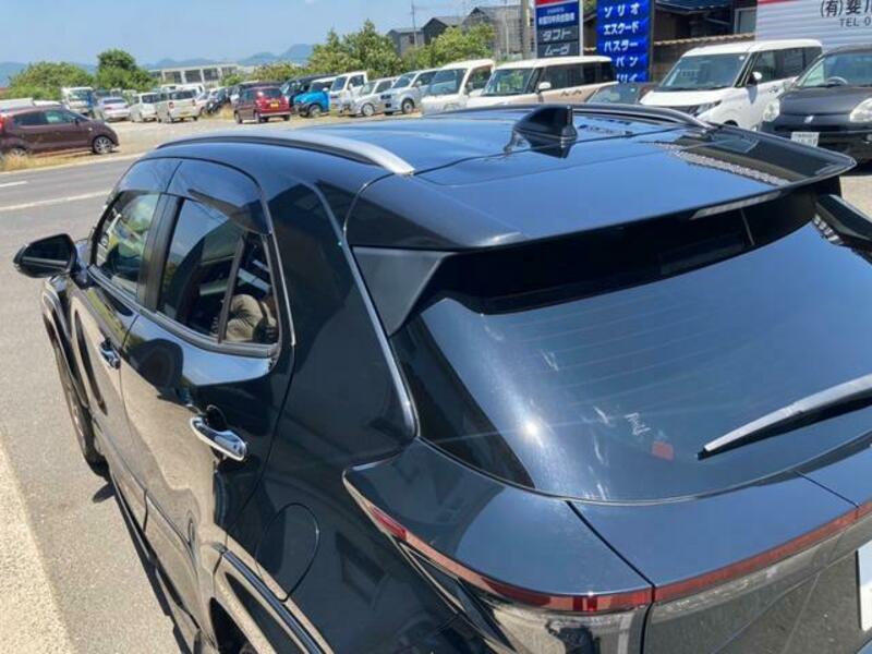 YARIS CROSS