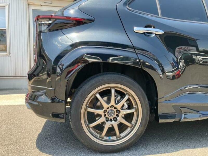 YARIS CROSS