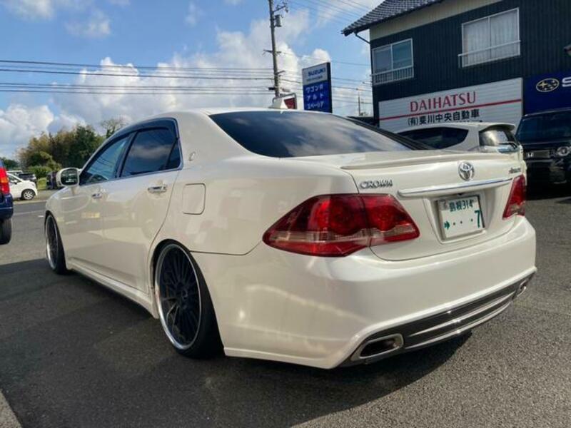 CROWN
