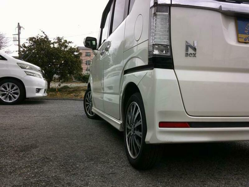 N BOX CUSTOM