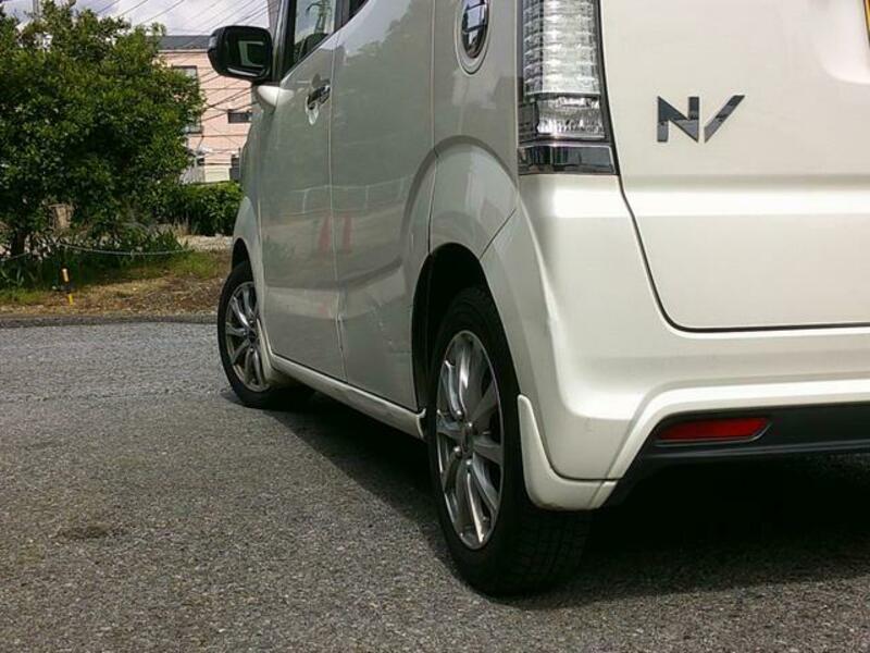N BOX SLASH
