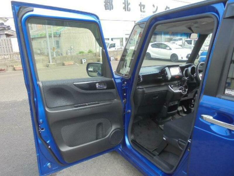 N BOX CUSTOM