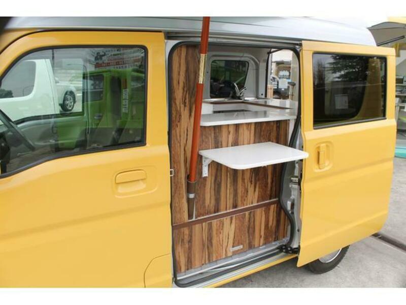MINICAB VAN