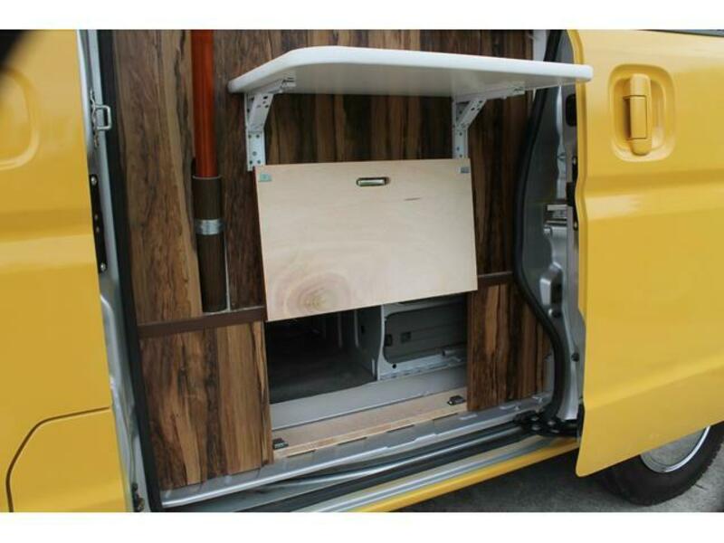 MINICAB VAN