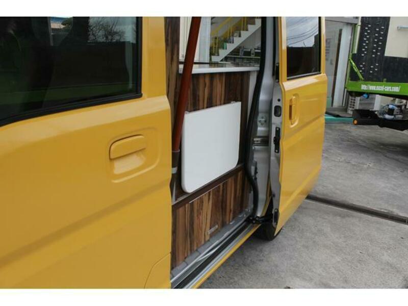 MINICAB VAN