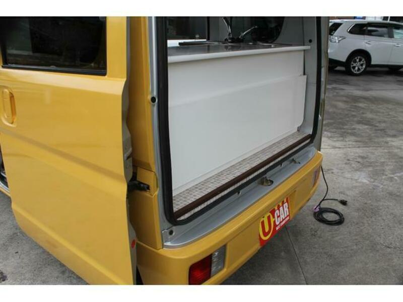 MINICAB VAN