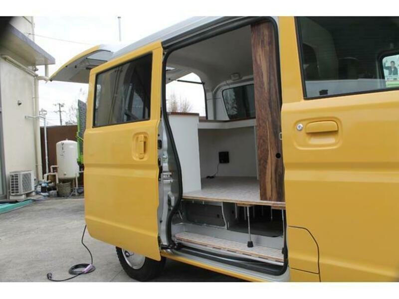 MINICAB VAN