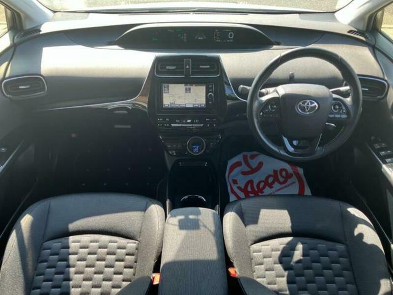 PRIUS PHV