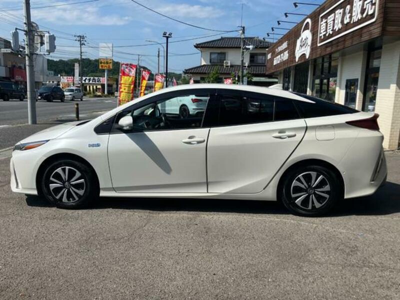 PRIUS PHV