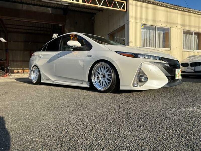 PRIUS PHV