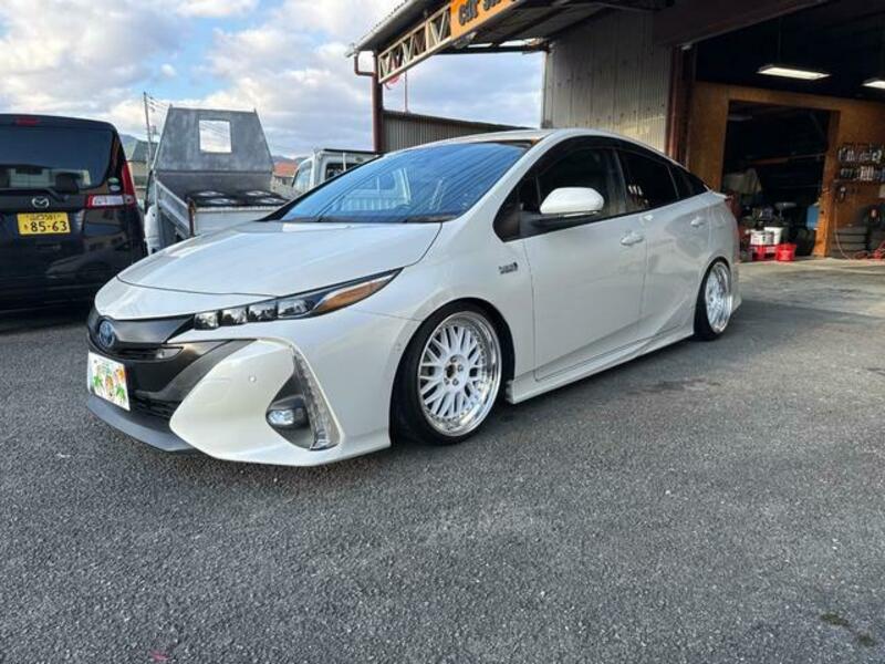 PRIUS PHV