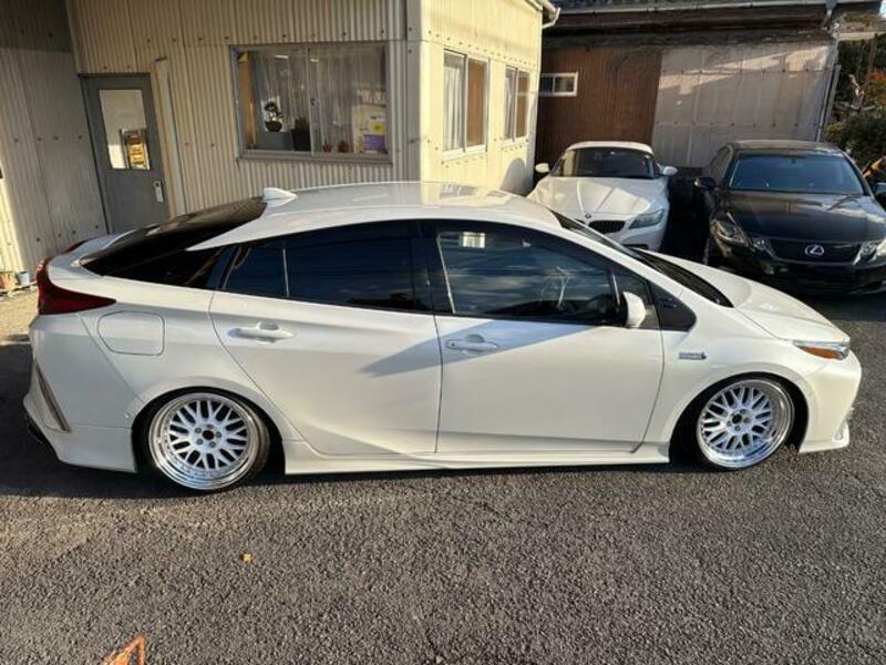PRIUS PHV