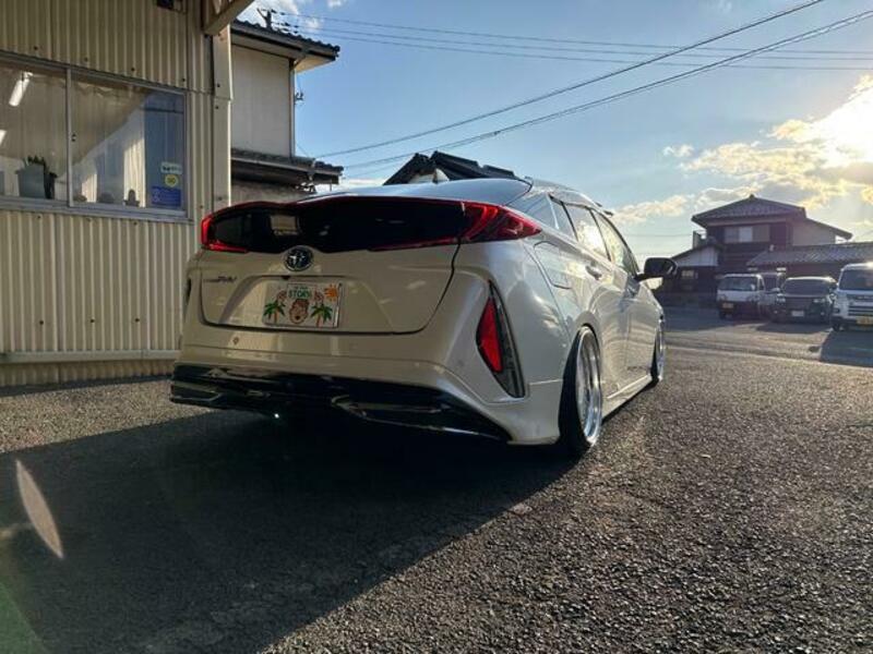 PRIUS PHV