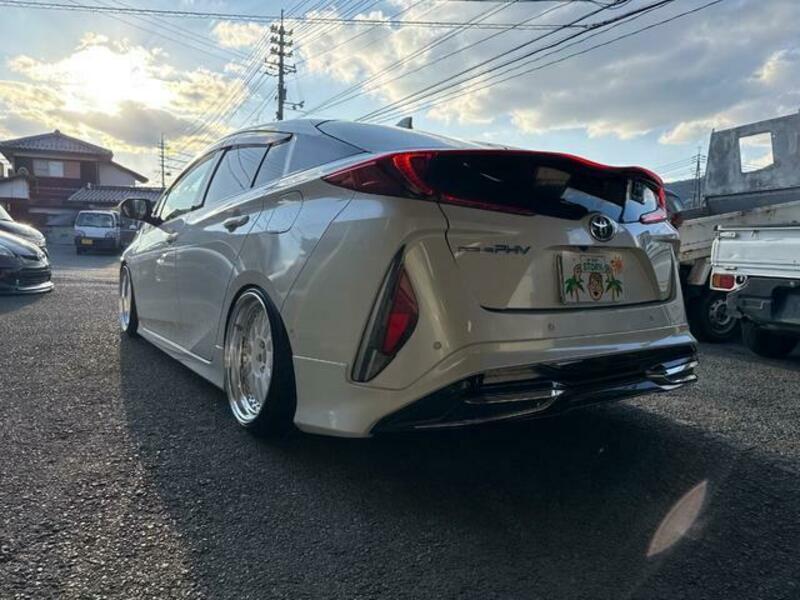 PRIUS PHV