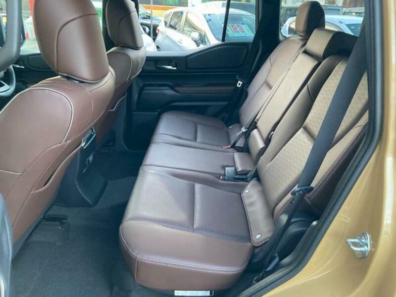 LAND CRUISER 250