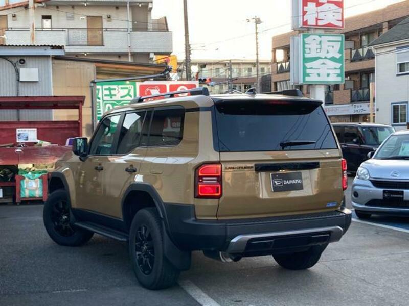 LAND CRUISER 250