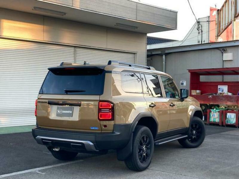 LAND CRUISER 250