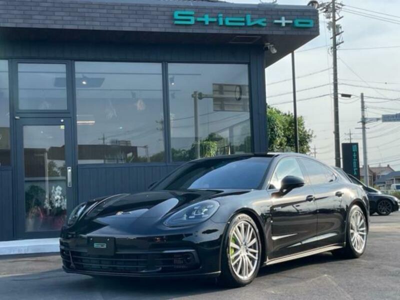 PORSCHE PANAMERA