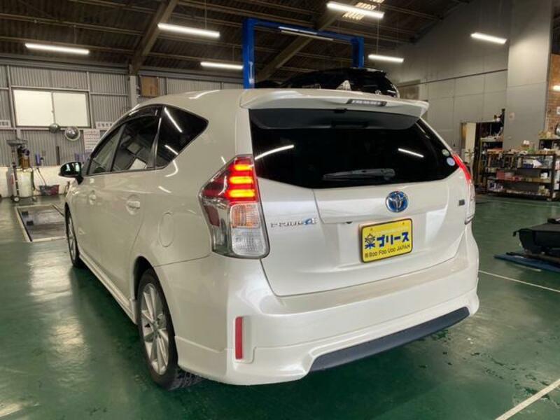 PRIUS ALPHA