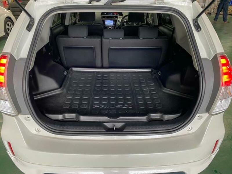 PRIUS ALPHA