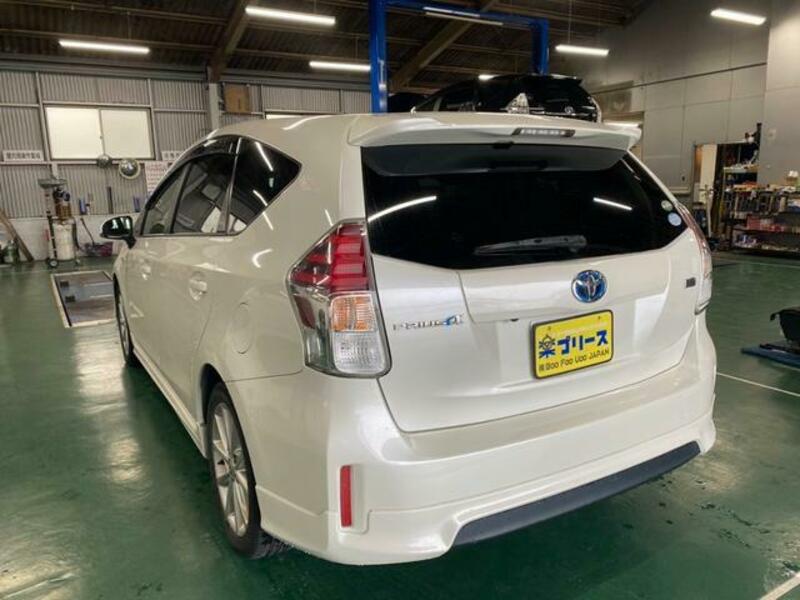 PRIUS ALPHA