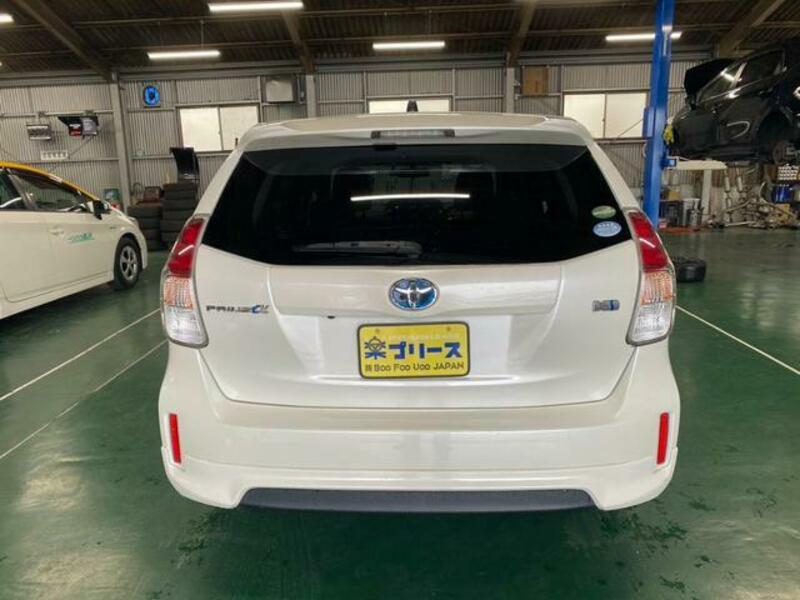 PRIUS ALPHA