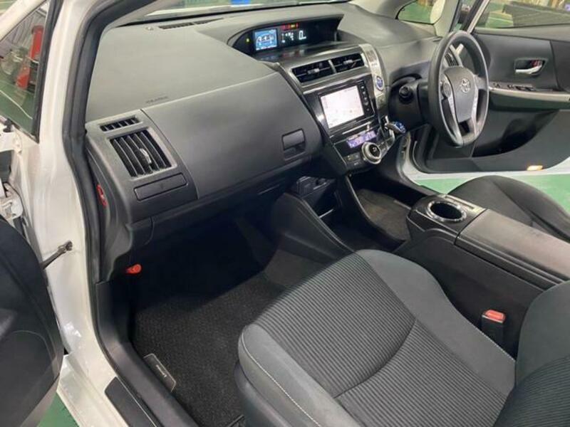 PRIUS ALPHA